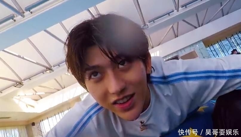  化妆|有一种“整容”叫蒋依依落水，看到她抬起头那一刻，别再化妆了！