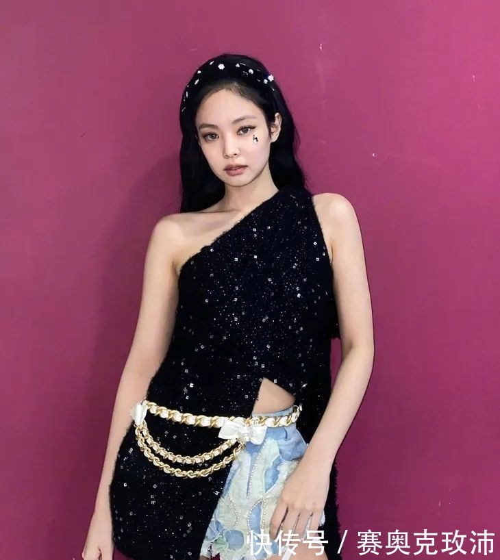 公主|穿高定的香奈儿女孩,是朋克也是卓尔不群的公主