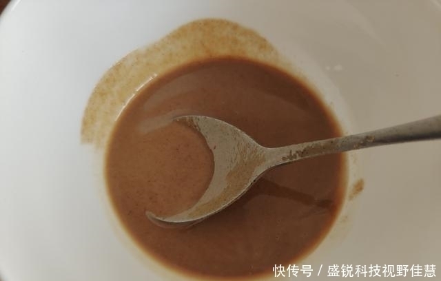加水|芝麻酱怎样调才好吃直接加水就错了,难怪口感不好,还有小疙瘩