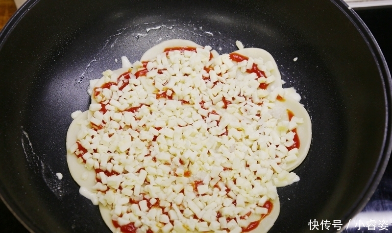 成功|平底锅怎么做披萨?不用揉面一次成功,几分钟就出锅,比买的还香