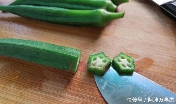 土豆泥|第一次尝试秋葵的这样做,搭配土豆泥,好看又好吃,上桌最先光盘