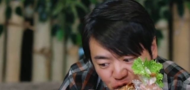 综艺|郎朗上综艺成为吃播,啃鸡腿丝毫不顾及形象,网友:你可是钢琴家