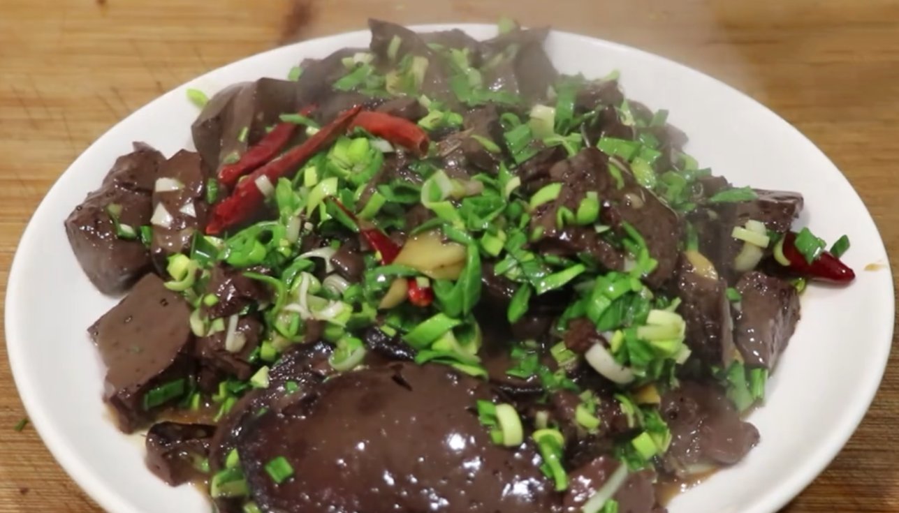 不错|猪血最美味的吃法,香辣美味,猪血Q弹爽滑,是一道不错的家常菜