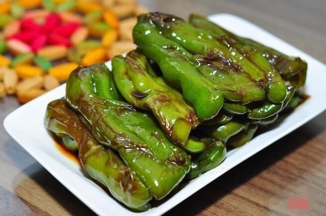 绿豆|油焖青椒,酸汤绿豆丸,肉末炖粉条,五香肉焖土豆的做法