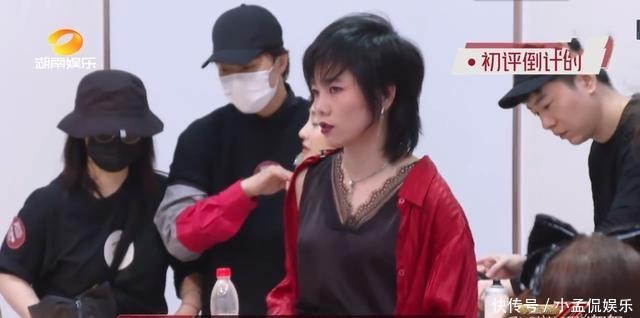  节目|《乘姐》黄晓明用词卑微，黄圣依穿婚纱上台，许飞坐C位却没镜头