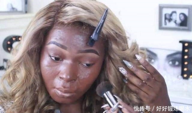 化完|黑人妹子给自己扑了一斤粉来化妆,化完都把自己美哭了!