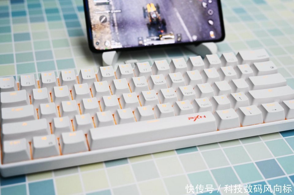 游戏|畅玩三端游戏,吃鸡快人一步,莱仕达K30游戏机械键盘体验