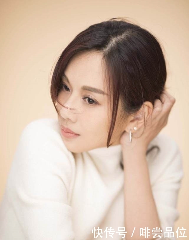 花旦|出道20年也没红,娶大8岁TVB花旦至今无子,无奈选择领养