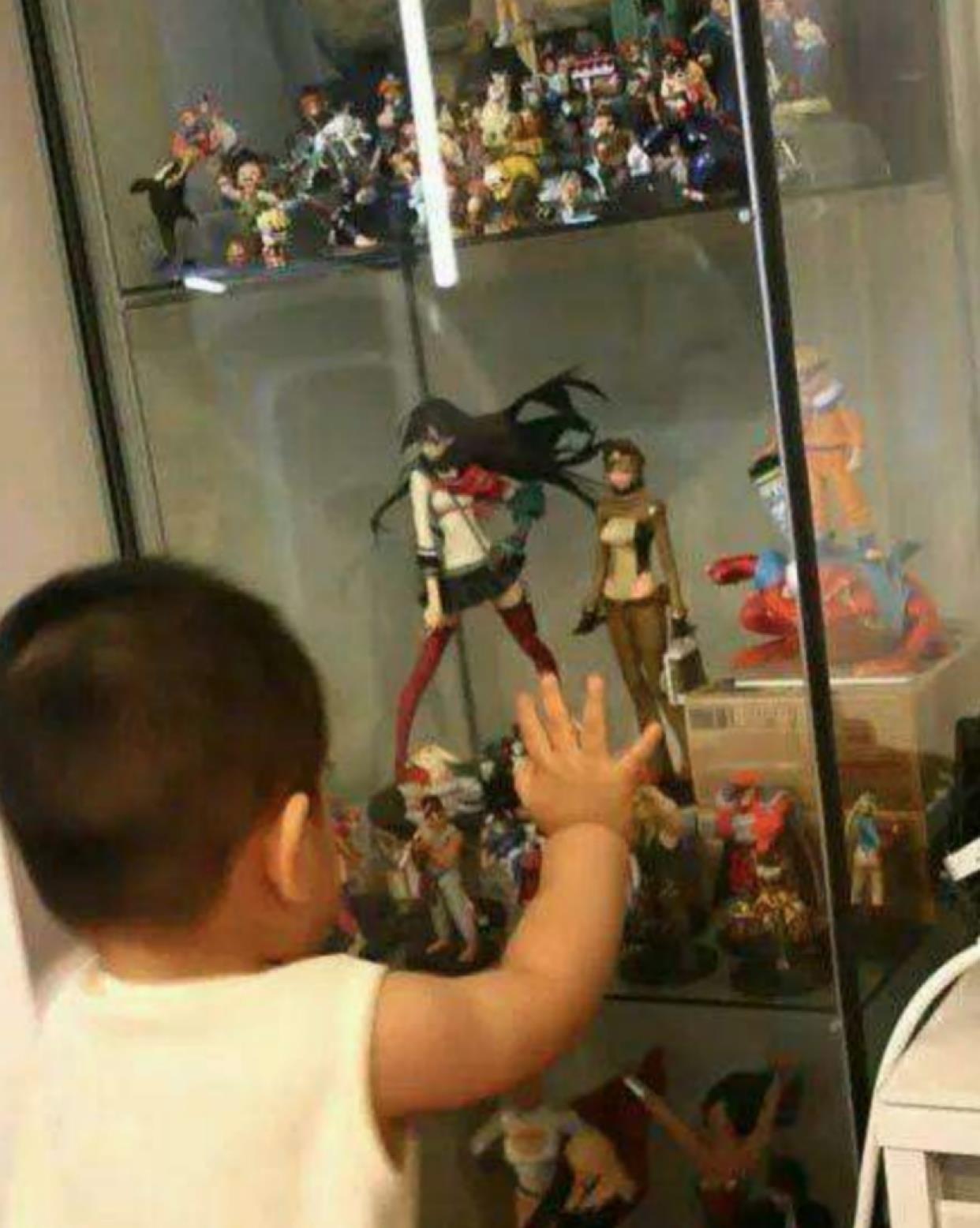 场景|手办各种毁坏场景,简直是宅男的“人间惨剧”,熊孩子要不得啊