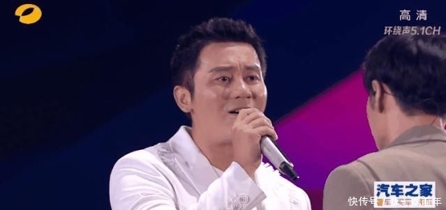 黄晓明|芒果818晚会如大型蹦迪现场,黄晓明跳舞似抽筋,王一博嗨翻全场