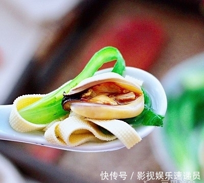 传统|#钟于经典传统味#上汤豆皮青口小白菜