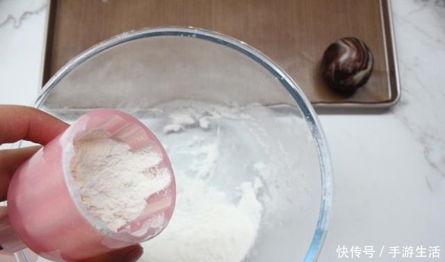 巧克力桃山|这种月饼创意满分,但减肥人士看看就行了,咬一口就胖5斤!