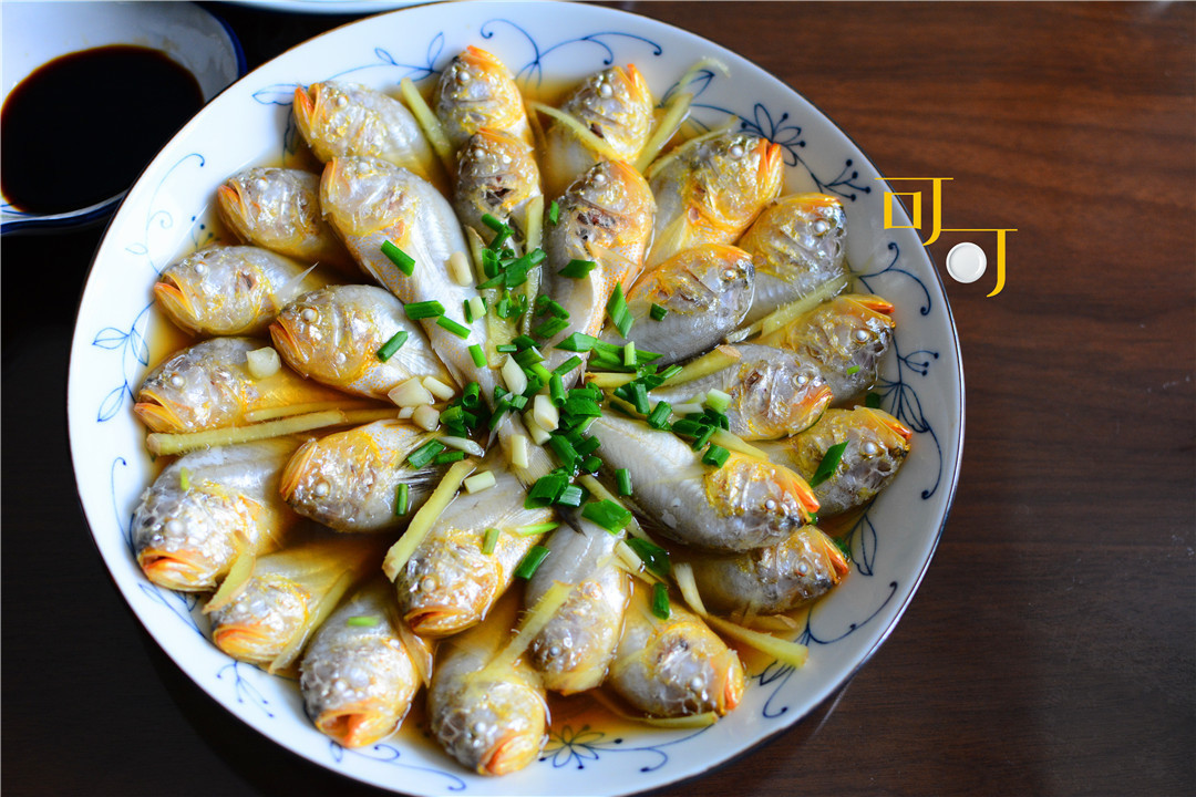  午餐|我家周末午餐，四个人六个菜，三个是海鲜，真是有口福