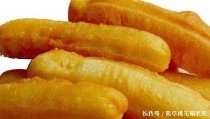 聪明|奶奶有一个聪明的方法做油条:不要煎或加水,香酥软脆特别好吃,简单零失败!