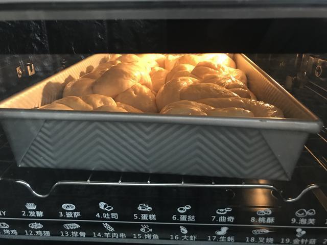 面包|教你做玉米油老面包,发酵时冷藏3个小时,更松软香甜