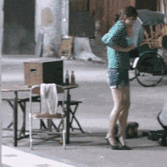 慢点|搞笑GIF:鸡:狗兄弟,能不能开慢点