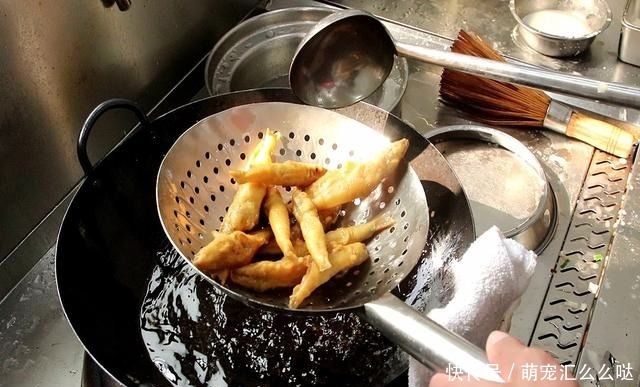 面粉|炸小鱼裹面粉还是淀粉?记住正确做法,金黄酥脆不扎嘴,越嚼越香