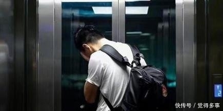 桌子上|男子盗窃时起了邪念,女子装睡装不知,手机突然响起男子愣住了