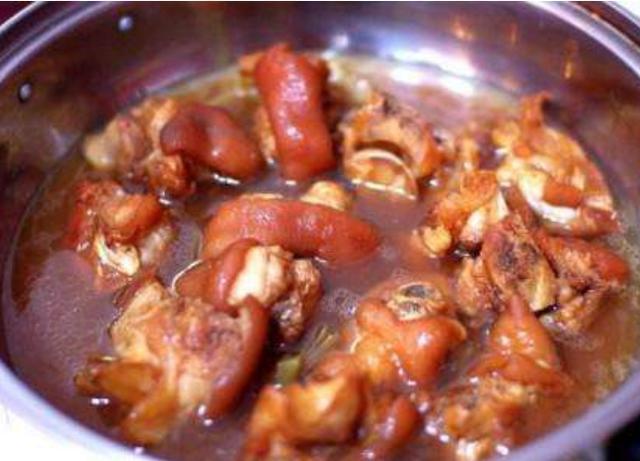 小窍门|猪脚这样炖才算好吃?教你小窍门,炖出来的猪蹄软糯不腻!