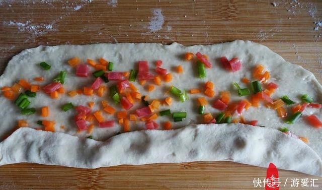 操作|早餐花卷越吃越爱吃,方法简单易操作,你也来试试吧