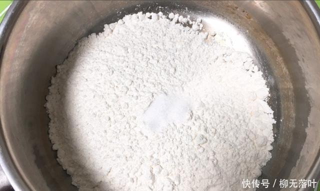 盖上保鲜膜|芝麻香糕点的配方很详细,香口的感觉非常好