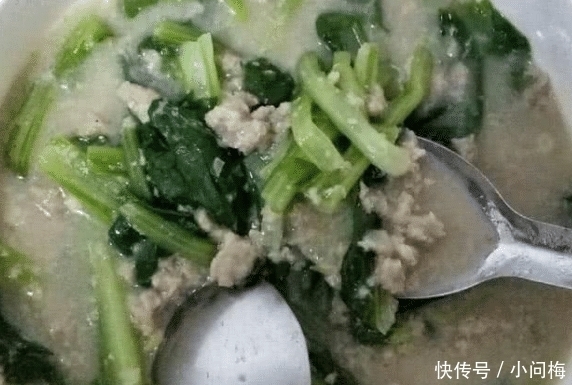  做饭|有个不会做饭的母亲是什么感受？网友：第1次吃食堂差点哭出声！