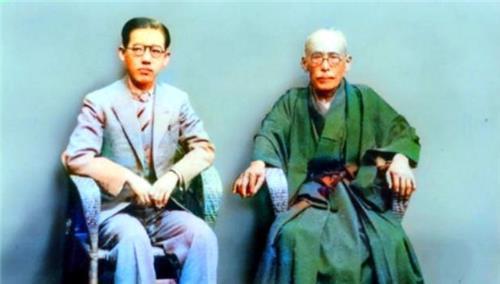 三毛|名人珍贵合影:三毛和王洛宾关系亲密,图3梦露和肯尼迪交谈甚欢