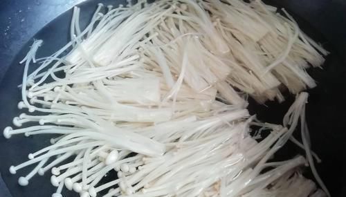 营养|春天多做这菜,零难度,拌一拌5分钟搞定,营养又开胃