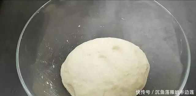 做法|这个“饼”3天不吃就想的慌,金黄酥脆,又香又解馋,做法超简单