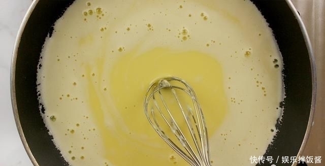 自制|自制甜点香草味泡芙,按步制作比蛋糕简单,零失误操作轻松完成