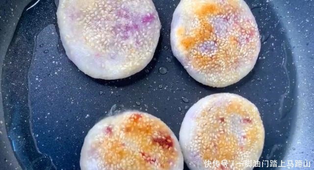 简单|天冷了多给家人吃它,5元做一锅,简单一烙好吃又营养,全家都爱