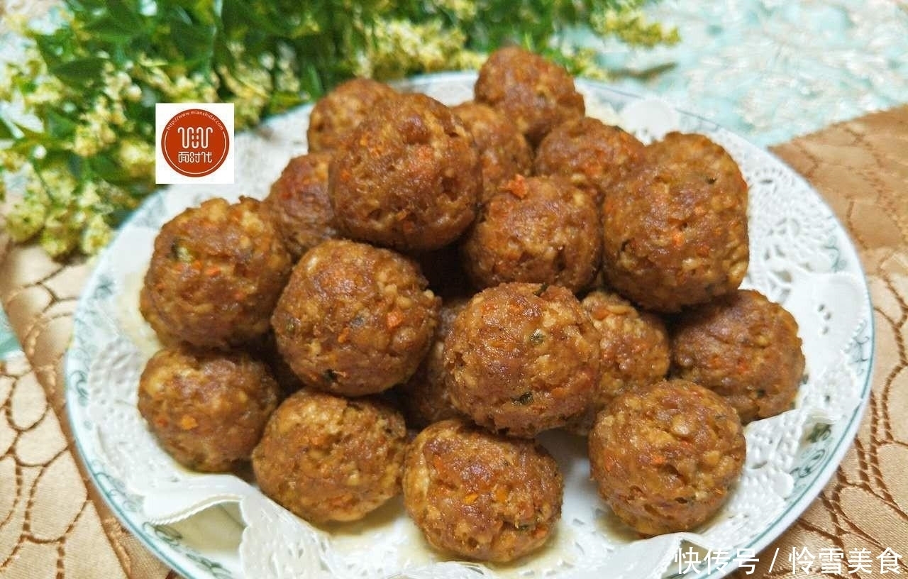 美食生活|我炸的豆腐丸子香又嫩,怎么吃都不腻,边炸边吃,端上桌都快没了