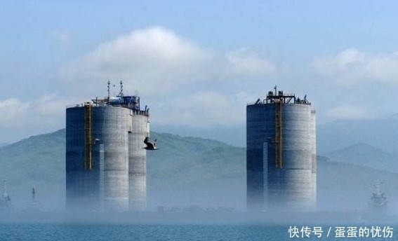  火速|海峡突然竖起导弹，大批美舰火速撤离，白宫收到现场报告一片慌乱