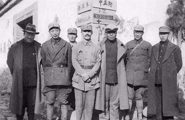  新四军|70多年前，为新四军送去10000两黄金的那位青年，最后结局怎样？