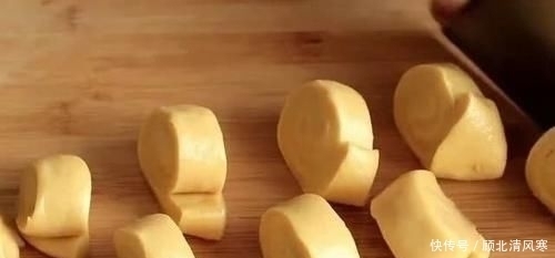 油炸|1碗面粉,4个鸡蛋,不用蒸不油炸,外酥里嫩,小孩抢着吃