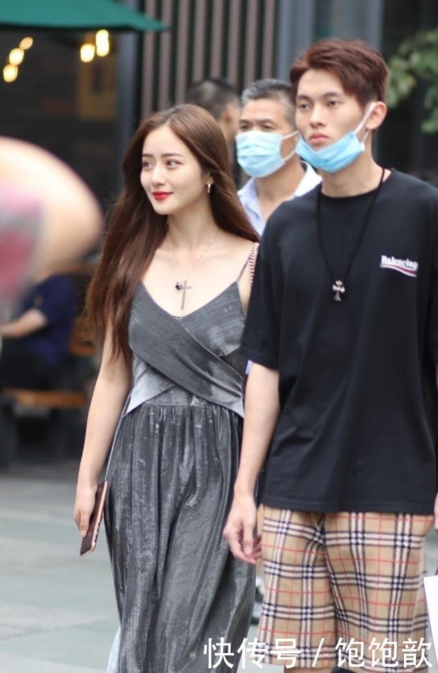  清爽|初秋选择裙装穿搭，让你尽享清爽，轻松展现出自信大方的美