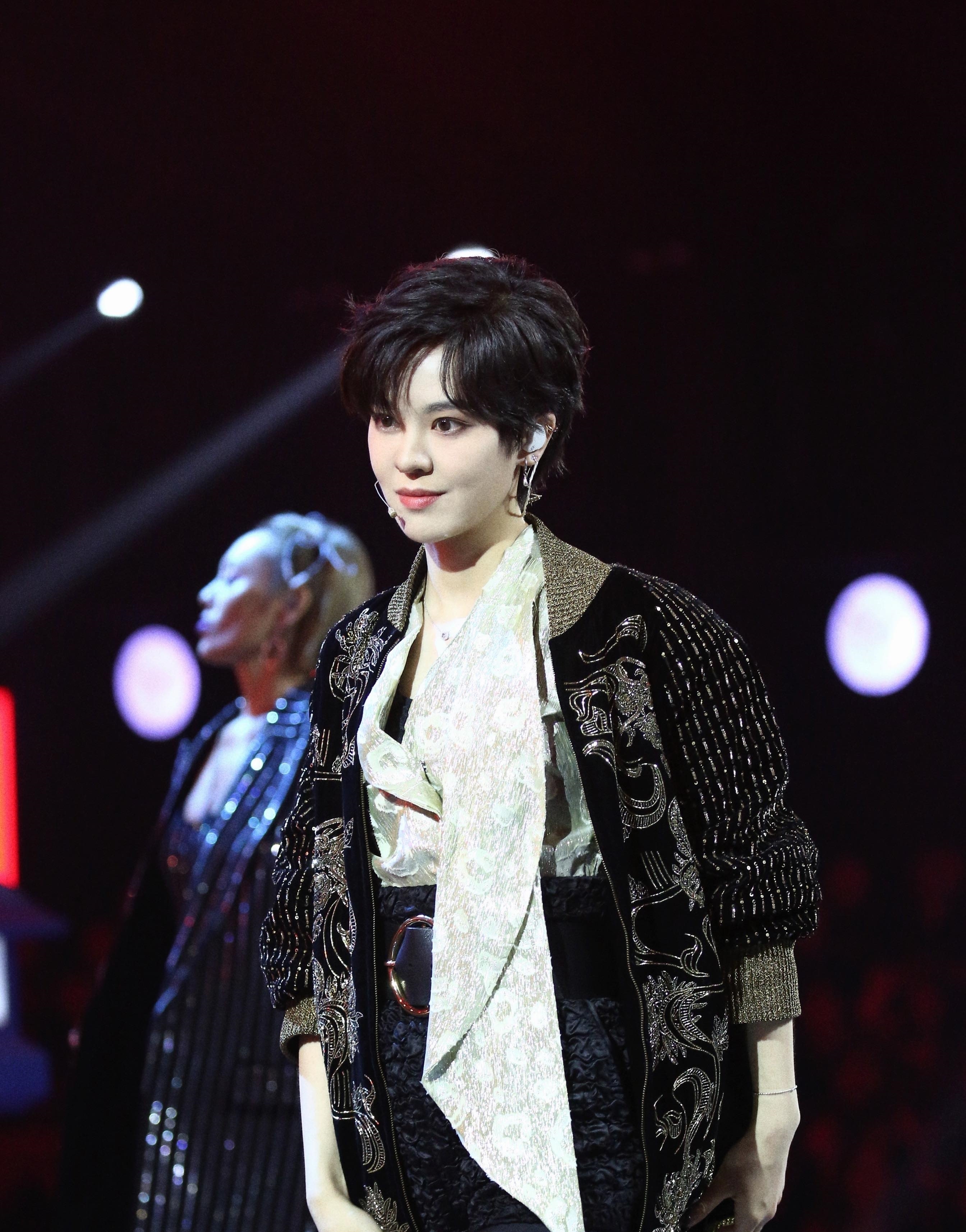 郁可唯|郁可唯:靠暴露私生活拉人气,是很恶心的事情