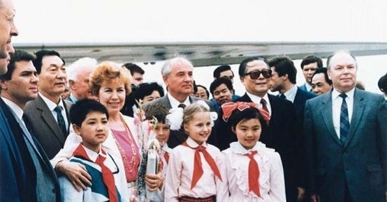 戈尔巴乔夫|老照片:1989年戈尔巴乔夫访华