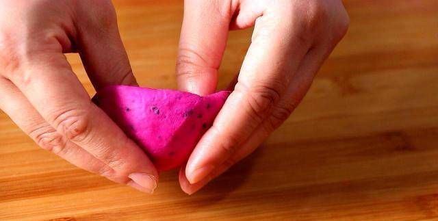 油腻|不要在火龙果直接吃是面粉做的,又甜又软不油腻