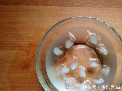 鸡皮|只需要一种香料,加入白切鸡中,鸡皮会立刻变黄