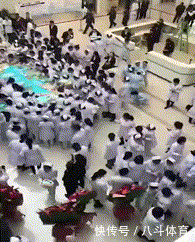  gif|搞笑gif：为了藏5元私房钱，又逼疯了一个