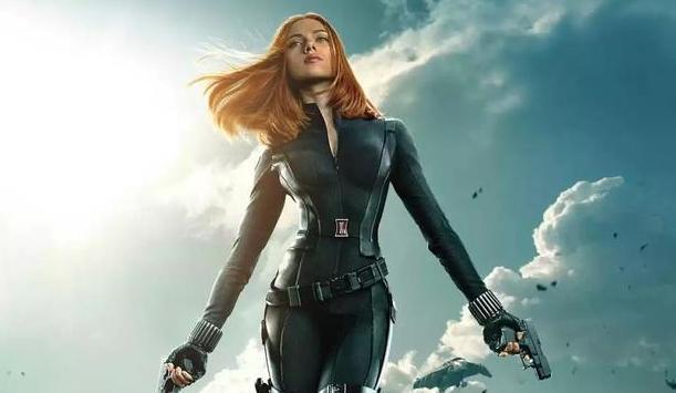  女星|硬凹白瘦幼少女人设的女星，在“辣妹风”面前堪比索然无味豆芽菜