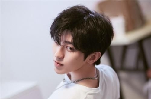  洗牌|明星势力榜大洗牌：迪丽热巴无缘前三，肖战第二，榜首热度超高！