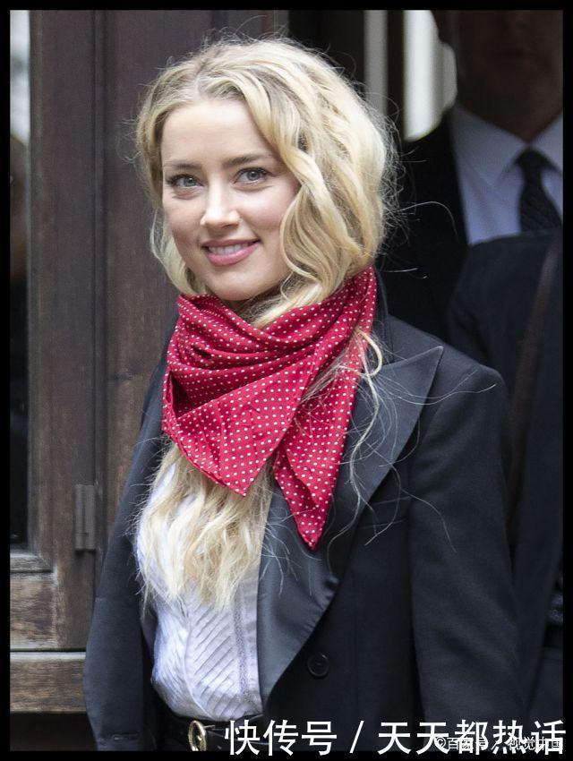  尼德|约翰·尼德普西装革履像个雅痞绅士，艾梅柏·希尔德精致造型太迷人