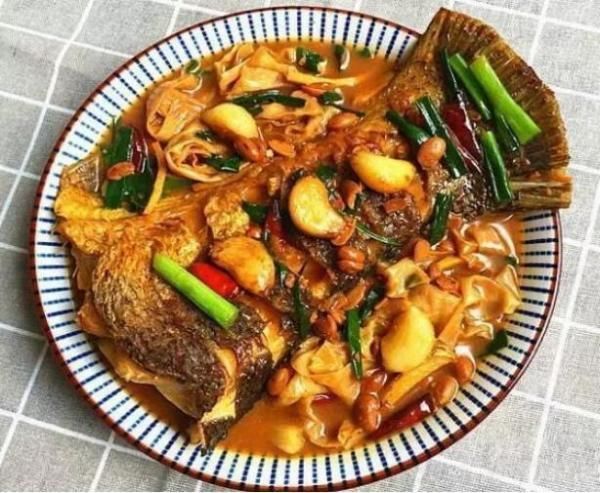 做法|吃货美食香菇鸡块,麻辣藕片,小葱拌豆腐,美味鱼尾的做法