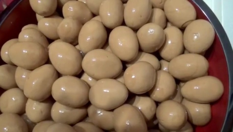 小七|大胃王吃100个“茶叶蛋”,摄像师出卖了她,网友我也吃得完