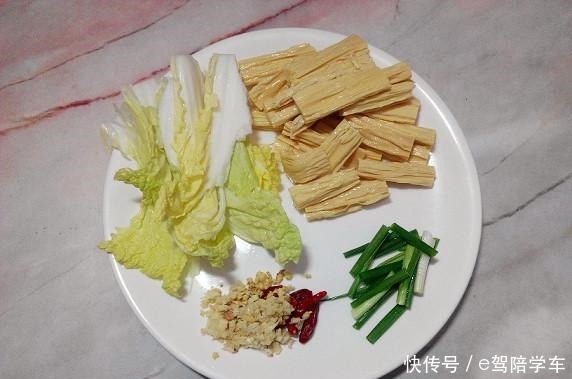 腐竹|要说好吃下饭,那还得是家常菜超简单的白菜腐竹,走起!