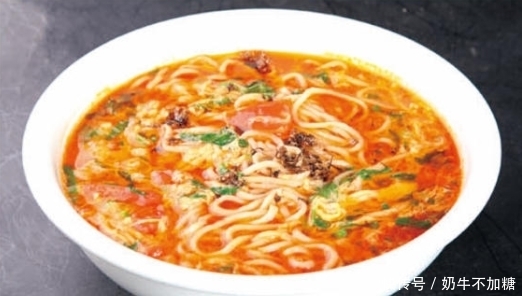 小菜|2个鸡蛋,3种小菜,10分钟快速做好西红柿鸡蛋面,美味健康