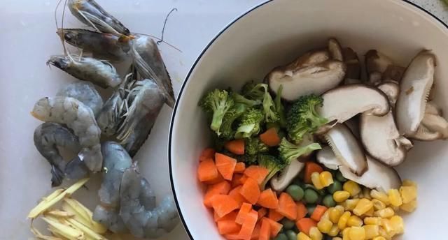 海鲜|恨不得把锅拿起来舔的海鲜粥,其中这东西是必不可少的