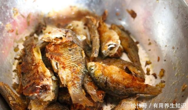 大菜|宅在家第30天,晚餐端上这大菜,媳妇越吃越嫌弃,原因令人无奈